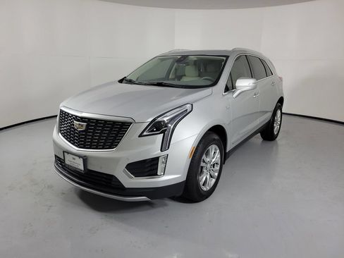 Used 2020 Cadillac XT5 Premium Luxury FWD image 3