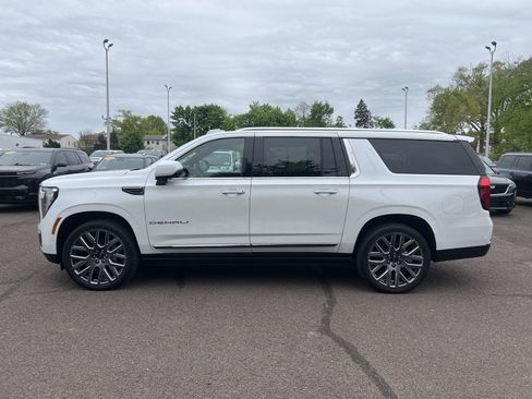 Used 2025 GMC Yukon XL Denali Ultimate AWD/4WD image 4