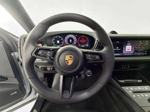 Used 2025 Porsche Cayenne Coupe AWD/4WD image 20
