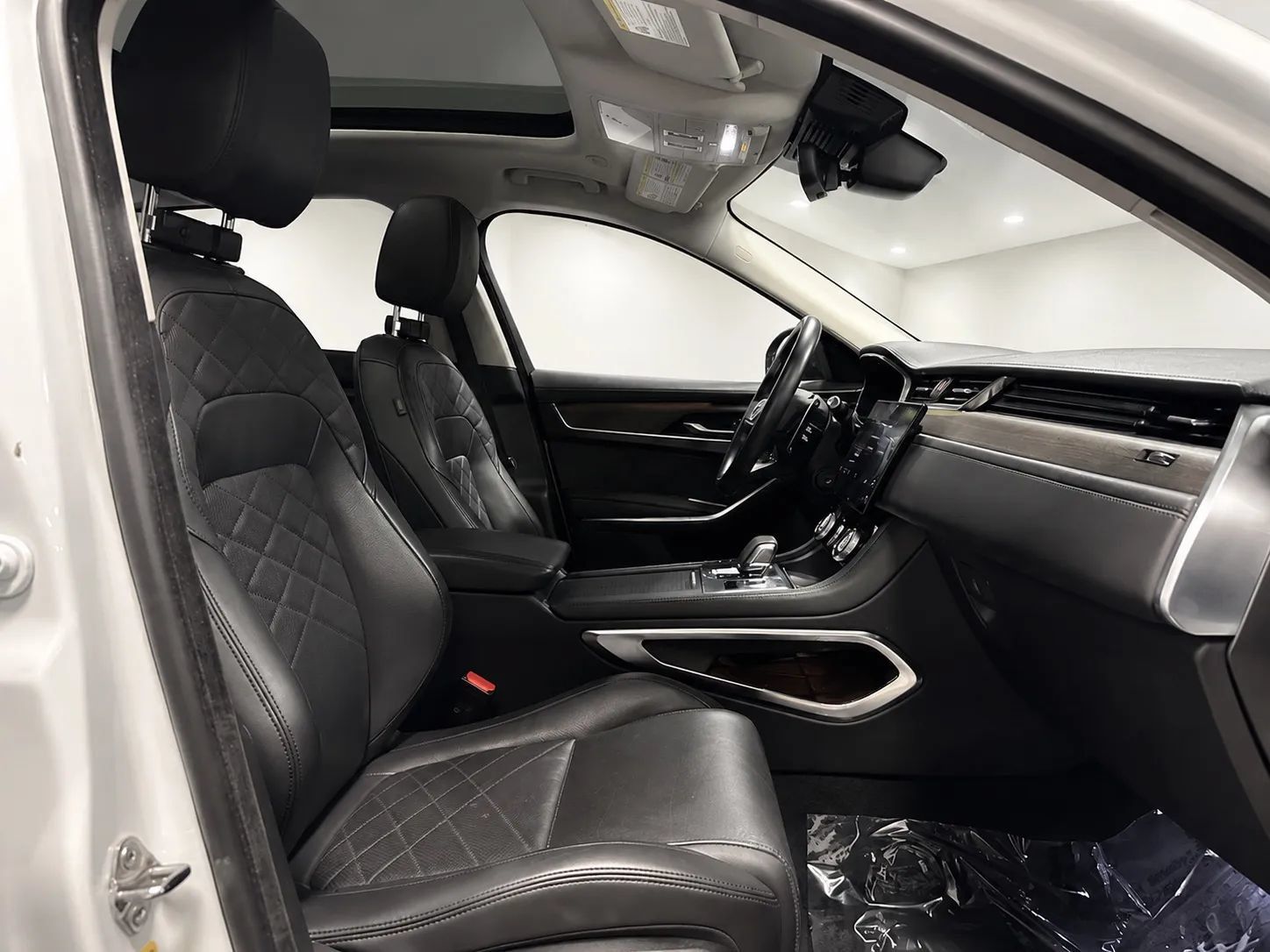 Used 2022 Jaguar F-PACE S AWD/4WD image 22