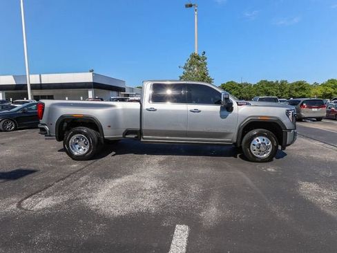 Used 2025 GMC Sierra 3500 Denali w/ Denali Reserve Package AWD/4WD image 11