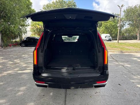 Used 2021 Cadillac Escalade ESV Premium Luxury w/ LPO, Illumination Package AWD/4WD image 29