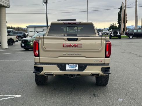 Used 2022 GMC Sierra 1500 AT4 w/ AT4 Premium Package image 3