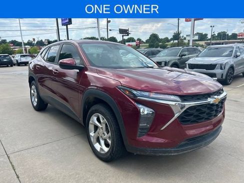 Used 2024 Chevrolet Trax LS w/ LS Convenience Package FWD image 1