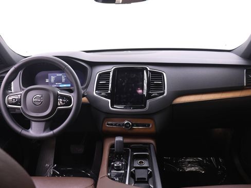 Certified 2023 Volvo XC90 B6 Plus w/ Protection Package Premier AWD/4WD image 8