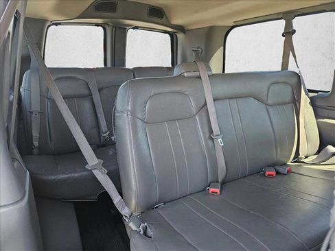 Used 2018 Chevrolet Express 2500 LS RWD image 24