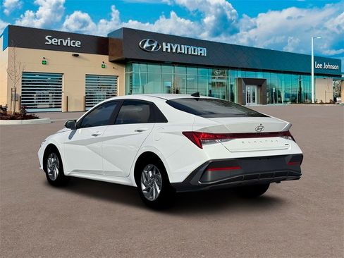 New 2026 Hyundai Elantra Blue image 5