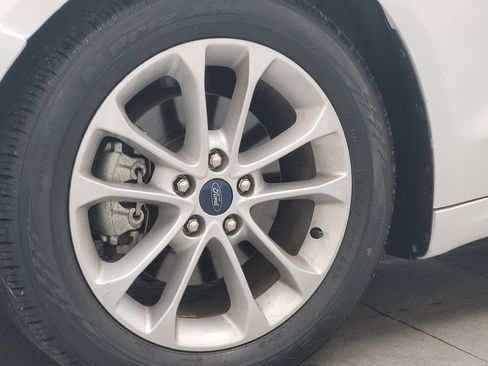 Used 2020 Ford Fusion SE FWD image 31