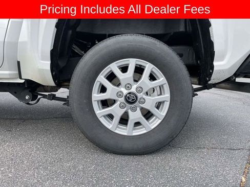 Used 2025 Toyota Tacoma SR AWD/4WD image 9