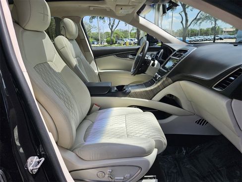 Used 2019 Lincoln Nautilus Black Label image 12