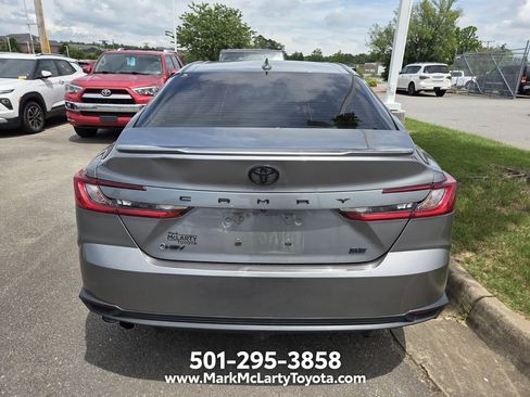Used 2025 Toyota Camry SE FWD image 8
