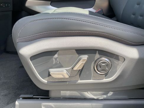 New 2026 Kia EV9 Wind image 14