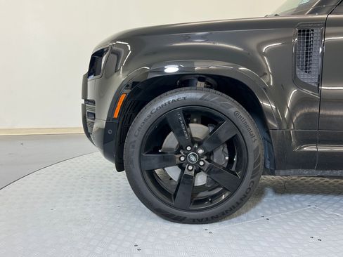 Used 2024 Land Rover Defender 130 X-Dynamic SE image 11