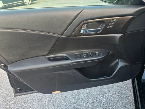 Used 2015 Honda Accord EX-L image 10