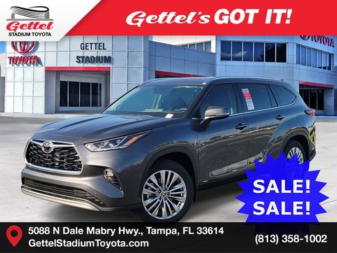 New 2025 Toyota Highlander Platinum image 1