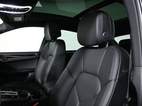 Used 2026 Porsche Macan AWD/4WD image 15