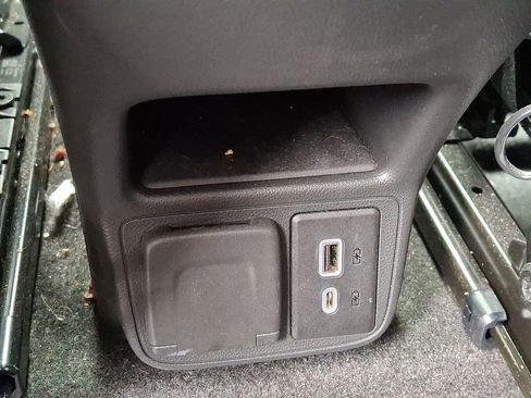 Used 2023 Chevrolet TrailBlazer LT w/ Convenience Package FWD image 10
