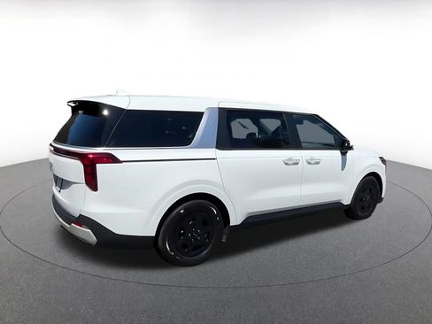 Used 2026 Kia Carnival FWD image 11