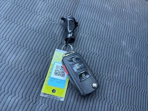 Used 2013 Volkswagen Beetle 2.5 image 21