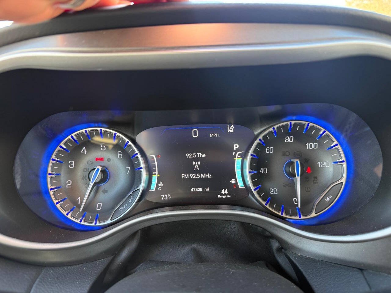 Used 2023 Chrysler Pacifica Touring-L FWD image 14