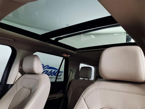 Used 2023 Ford Expedition Limited image 14