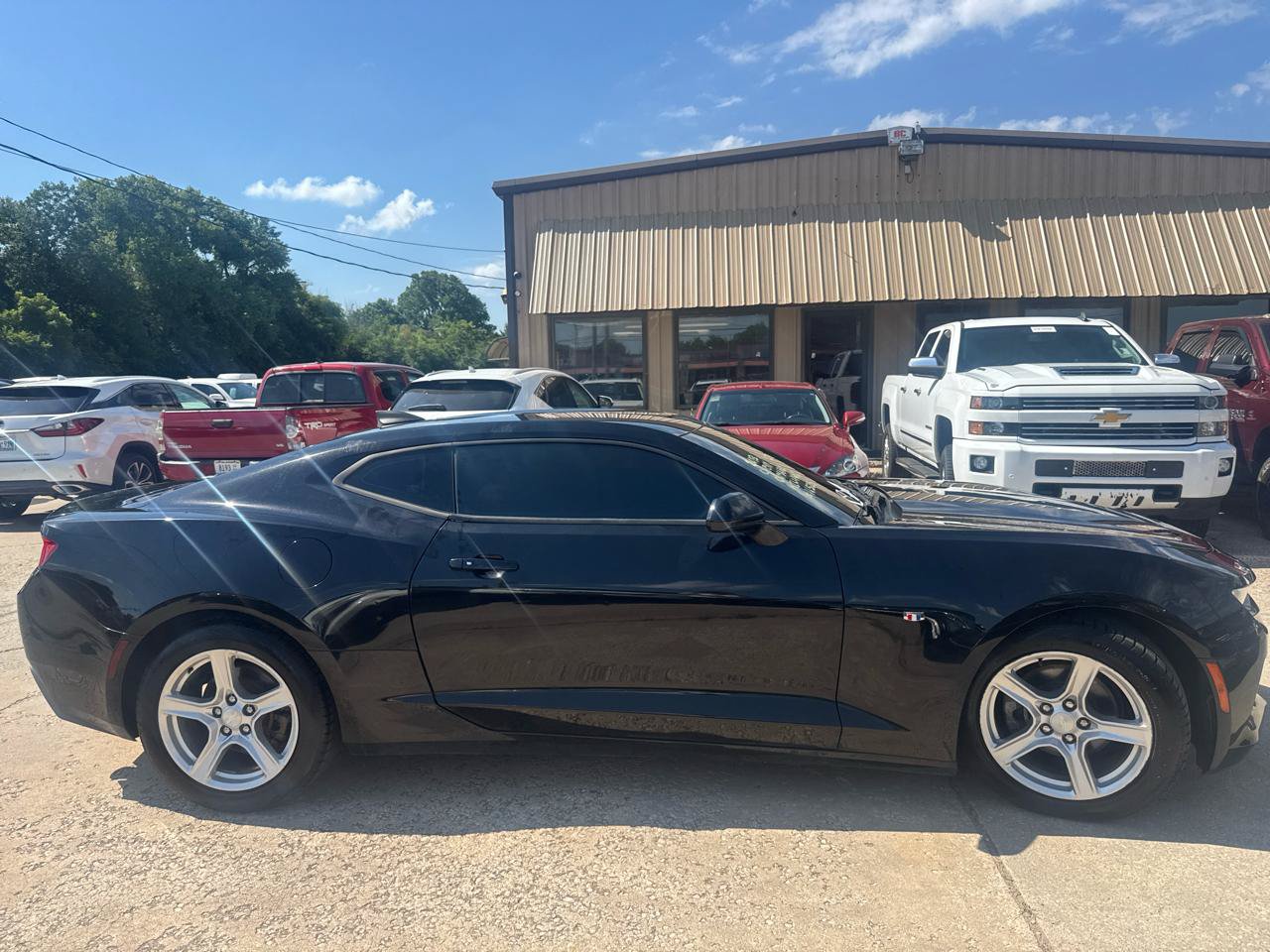 Used 2016 Chevrolet Camaro LT RWD image 31