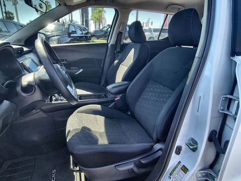 Used 2023 Nissan Kicks SV image 17