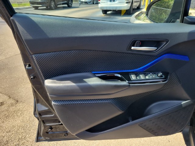 Used 2021 Toyota C-HR XLE FWD image 16