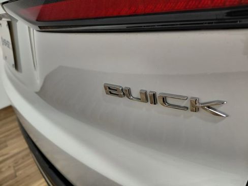 Used 2025 Buick Enclave Preferred image 17