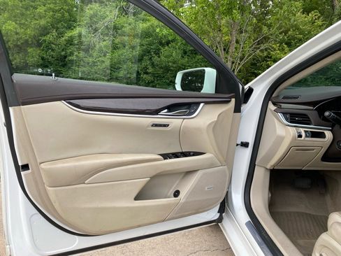 Used 2016 Cadillac XTS Luxury w/ Driver Awareness Package image 7