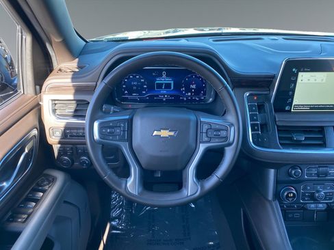 Used 2024 Chevrolet Suburban LT image 12