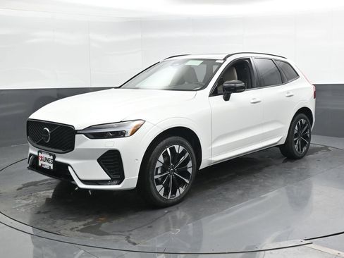 New 2026 Volvo XC60 B5 Plus w/ Climate Package image 5