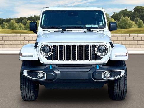 Used 2024 Jeep Wrangler Unlimited Sahara AWD/4WD image 3