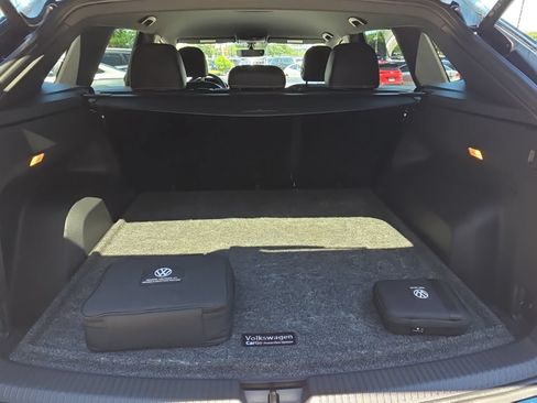 Certified 2023 Volkswagen Atlas Cross Sport SE w/ Black Wheel Package AWD/4WD image 22