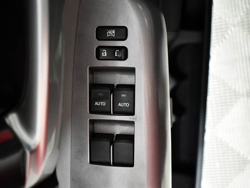 Used 2010 Toyota Sequoia Platinum image 10