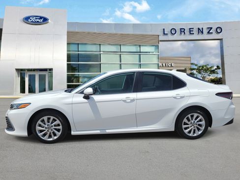 Used 2021 Toyota Camry LE FWD image 8