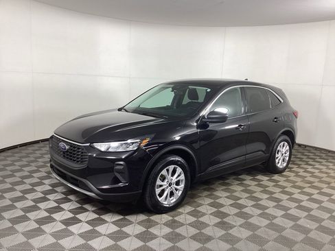 Used 2023 Ford Escape Active image 5