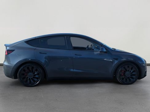 Used 2022 Tesla Model Y Performance image 6