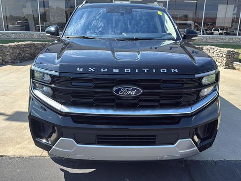 New 2025 Ford Expedition Max Platinum w/ Driver's Package image 2