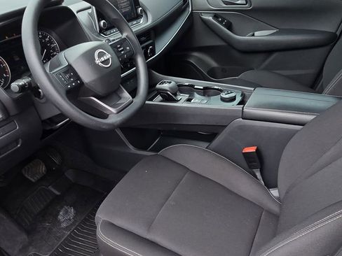 Used 2025 Nissan Rogue S AWD/4WD image 17