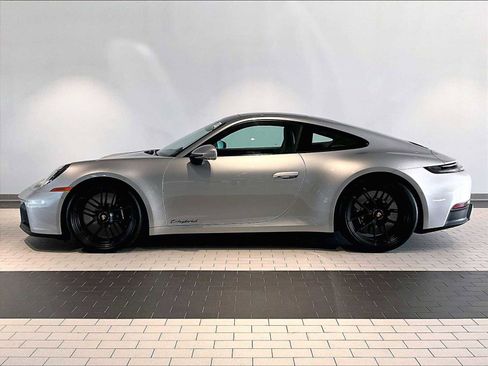Used 2025 Porsche 911 Carrera 4 GTS image 2