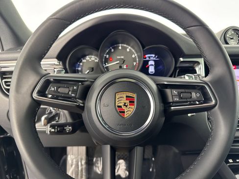 Certified 2026 Porsche Macan AWD/4WD image 27