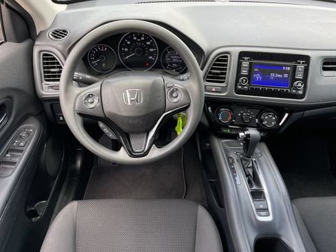 Used 2022 Honda HR-V LX image 10