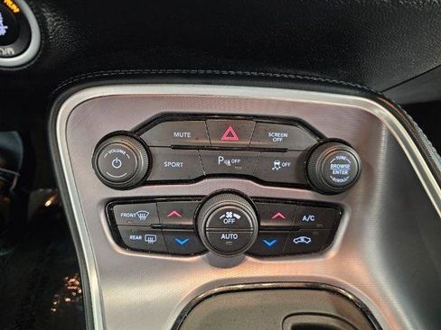 Used 2022 Dodge Challenger GT RWD image 18