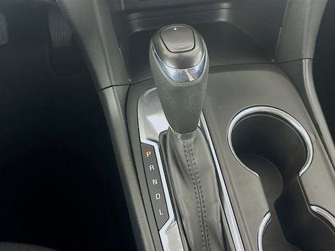 Used 2020 Chevrolet Equinox LT image 25