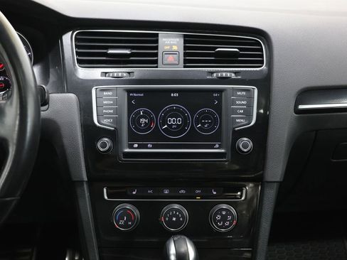Used 2017 Volkswagen GTI SE FWD image 19