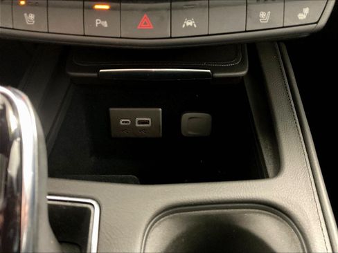 Used 2023 Cadillac XT4 Premium Luxury AWD/4WD image 16