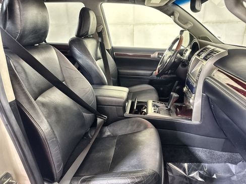 Used 2016 Lexus GX 460 w/ Premium Package AWD/4WD image 26