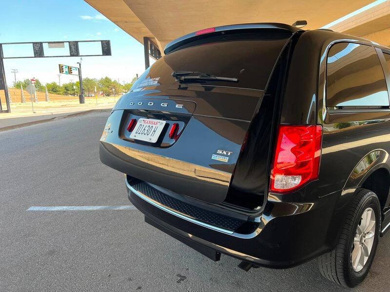 Used 2016 Dodge Grand Caravan SXT FWD image 52