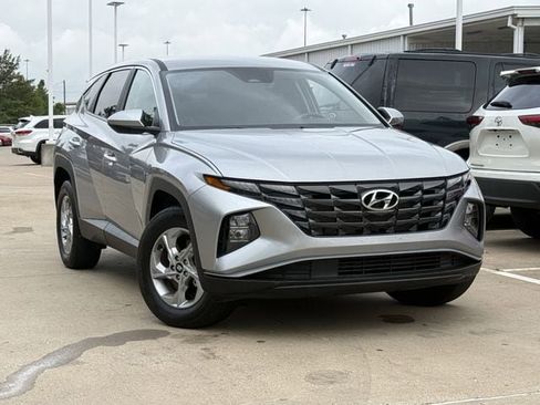 Used 2024 Hyundai Tucson SE AWD/4WD image 2